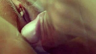 Fetish babe gives norwegian feet cumshot and handjob