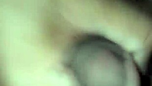 masturbacion de 19 años sola en su cuarto