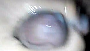 masturbacion de 19 años sola en su cuarto