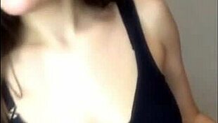 is this babe so sexy on webcam?