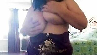 Latina Dance Reveals Her Fat Pussy And Big Tits