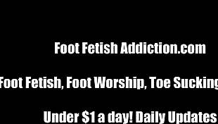 your foot fetish turns me on so much! 🔥