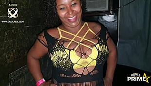 gostosa rabuda fucking dotados at festa prime