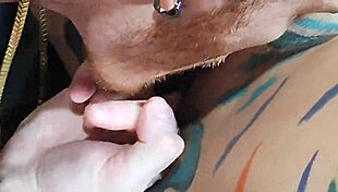 milf tatuada gostosa dando no pelo