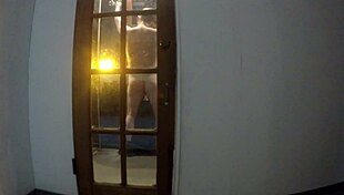 Gigi Breeze Gives Blowjob At Glory Hole!