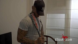 أنا أرقص وأنيك هذه الفتاة الساخنة على إلاس4