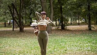 Camel-Toe And The Toy