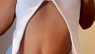 i'm a cute 18yo recording naked in the bathroom