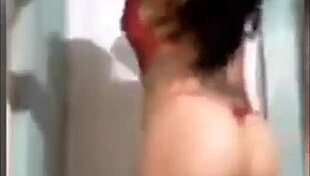 my cousin twerks in red thread live