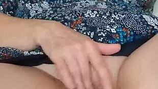 wife wanking whilst on call with fuck buddy fb2 😏