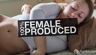 yanks rae white eroscillates her clit