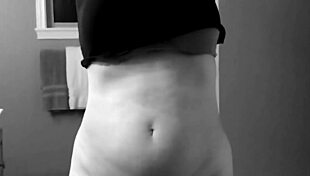 Check Out This Mature Milf's Tits And Ass Being Spied On 😍