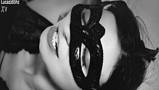 Lesbian threesome reaches orgasm