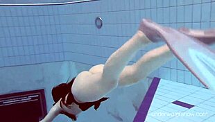 Roxalana's sit deep solo scuba dive in the pool