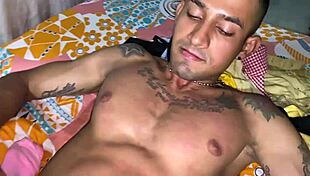 Mi Hermanastro Quiere Follarme As� Que Lo Complazco D�ndole Mi Co�o Para Que Se Corra Dentro De Mi