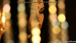 i love this belly dancer stripping nude with pure lust