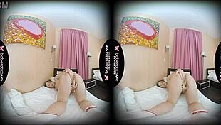 Plump Babe Amalia Davis Masturbates Shaved Pussy In Vr