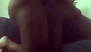 milf magrinha linda com bunda grande sente prazer fodendo no sofá com igor monstro carioca