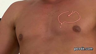 i'm so excite watching this hottie get her pussy splatter with pee