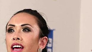 Wicked model gets facial and eats all the cum 😋