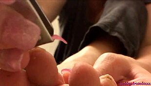 goddess amanda gives cute foot fetish instructions barefoot