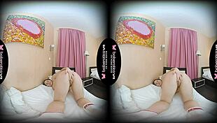 Plump Babe Amalia Davis Masturbates Shaved Pussy In Vr