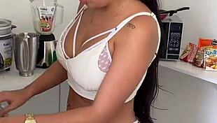 beautiful latina invites you to make breakfast together