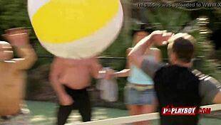 i'm meetin swingers by the tennis courts to mix and mingle