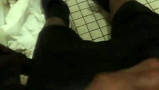 Kolla denna stora röv och kuk till salu