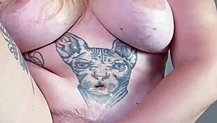 Fingering my hairy beaver feels so good right now