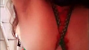 ingrese a la bodega de mi hermanastro aprovechamos que habia salido su esposa e iniciamos en el porno casero juntos somos amantes infieles