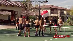 i'm meetin swingers by the tennis courts to mix and mingle