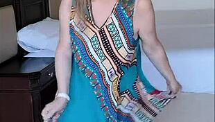 Mariaold intensely shakes huge natural boobs