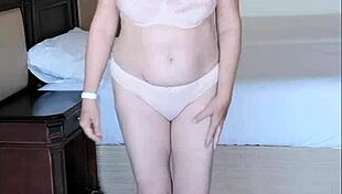 Mariaold intensely shakes huge natural boobs