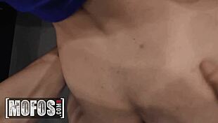 Linda Del Sol Washes Tommy's Cock in Gloves Before Fucking Her by the Sink