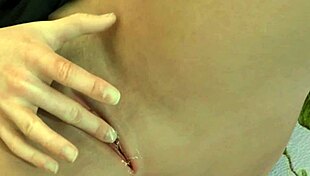 Loira Novinha Squirts During Masturbation!