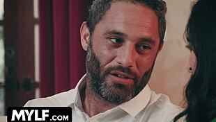 Hé, Heb Je de Ondeugende Legende Sheena Ryder Gezien, December MILF van de Maand, Die Zijwaarts Plaat?