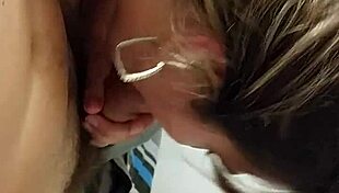 Petite 18+ gives BLOWJOB at hotel