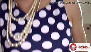 lovely brunette teen blowing guy's cock so hard 💦