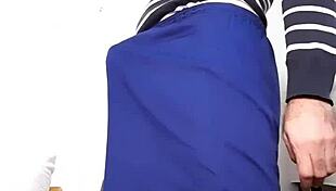 Fazendo Strip Tease Tirando As Blusas!