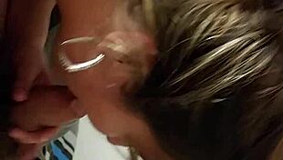 Petite 18+ gives BLOWJOB at hotel