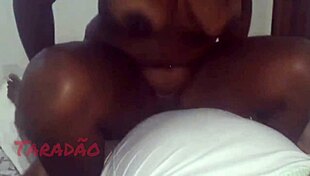 Safada rides cock deliciously in homemade scene.