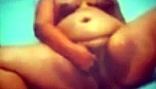Fat BBW Mary Butterfly Aroused in Bath for Stranger