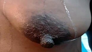 Ebony webcam show with unique features