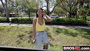 Τέλεια Εμπωνυ Κοπέλα Συμμετέχει σε Ριάλιτι Τσάλεντζ για Λεφτά