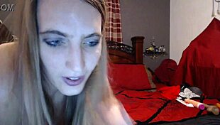 pale roxxxanne69 gets her pussy punished with toothpaste lube 😈