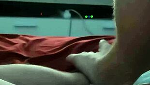 i love getting a natural footjob from her soft feet