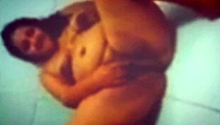 Fat BBW Mary Butterfly Aroused in Bath for Stranger