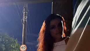 Punheta arriscada no ponto de ônibus ao lado de uma desconhecida linda?