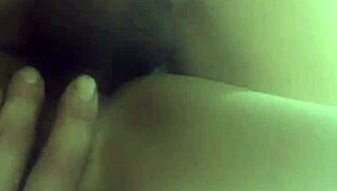 Vietnamese Girl Seduces Boyfriend in Motel!